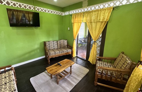 Port of Spain Apartamento | Spacious 3BR in St James - 5 min from attractions