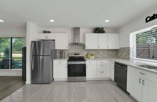 Richardson Casa | Spacious 3BR Oasis | Pool, Fire Pit & Family Fun