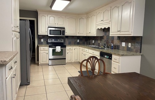Athens Casa | Spacious 3BR Perfect for Work & Relaxation
