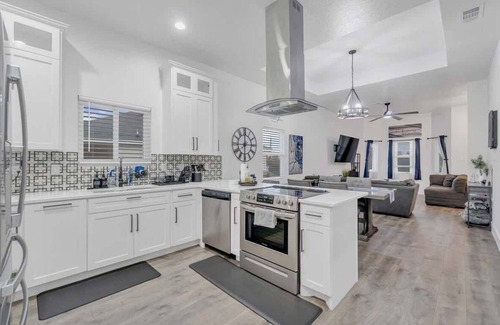 Spring Branch Casa | Spacious 3BR Retreat | Sleeps 8 | Spring Branch