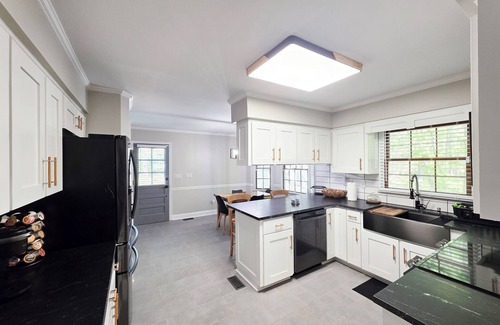 McCain Casa | The House @ Pine Forest Hideaway - (12 min to UNC)