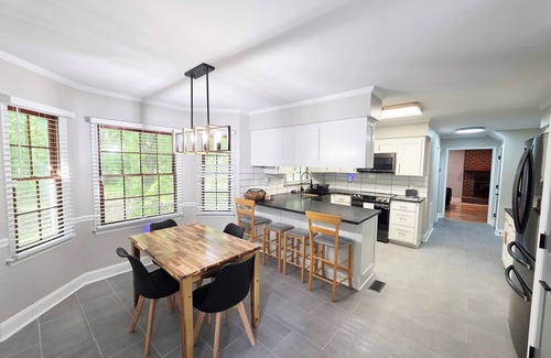 McCain Casa | The House @ Pine Forest Hideaway - (12 min to UNC)