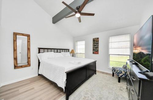 Barker Apartamento | Spacious 3BR Retreat Near Katy's Top Attractions