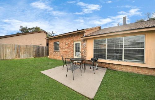 Barker Apartamento | Spacious 3BR Retreat Near Katy's Top Attractions
