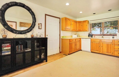 Locustville Casa | Bayside House with Sunset Water Views on Secluded Private Farm