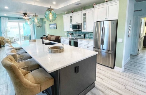 Tyler Gardens Casa | "Spacious 3BR w/ Pool, 2-Min to Beach – Bring the Whole Family!"