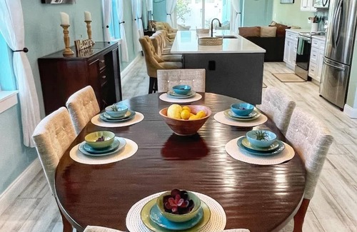 Tyler Gardens Casa | "Spacious 3BR w/ Pool, 2-Min to Beach – Bring the Whole Family!"