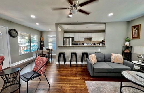 Jefferson Casa | Spacious 3BR Woodlawn Home Med Center Area Extended Stay Wi-Fi W/D SA