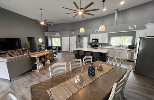 Crystal River Casa | Spacious 4/2- Pool & boat dock