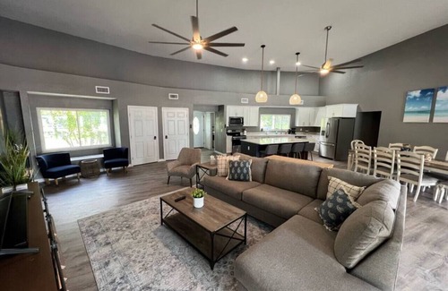 Crystal River Casa | Spacious 4/2- Pool & boat dock