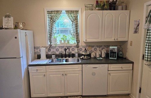 Burnsville Casa | Spacious 4.5 bedroom house in charming Burnsville