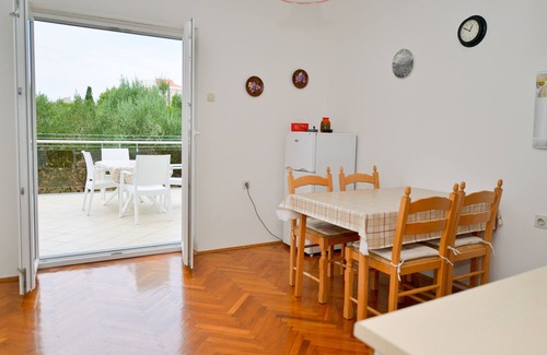 Novalja Apartamento | Spacious 4 Apartment for 5 Persons w 2 Terraces, 2 Bedrooms, 2 Bathrooms