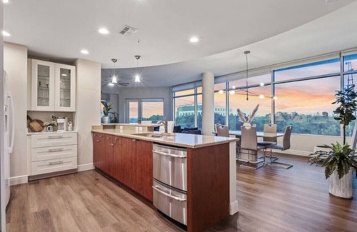 South Eola Apartamento | Spacious 4 bd/2bath 2100 sq ft Downtown Condo