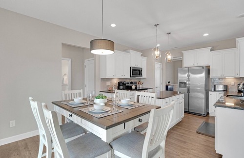 Aberdeen Casa | Spacious 4 BD Golf Getaway with Game Room!