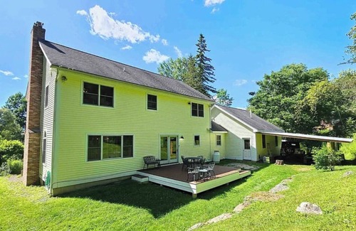 Waterbury Center Casa | Spacious 4 bed 2.5 bath Modern Colonial in Waterbury Center