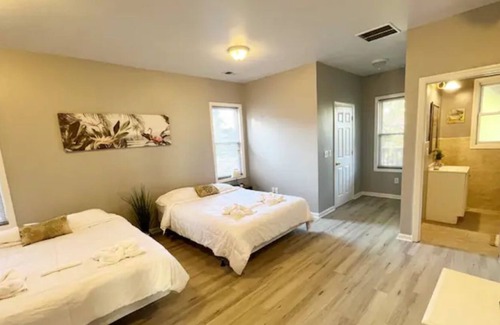 North Bergen Apartamento | Spacious 4 bed 2.5 bath close to NYC FREE Parking!