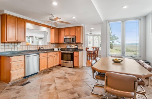 Saint Helena Island Casa | Spacious 4 Bed, 3 Bath Home in Prime Location w/ Breathtaking Marsh Views