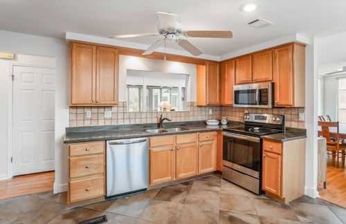 Saint Helena Island Casa | Spacious 4 Bed, 3 Bath Home in Prime Location w/ Breathtaking Marsh Views