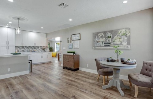 Lake Park Casa | Spacious 4 bed, 3 baths in highly desirable Lake Park.