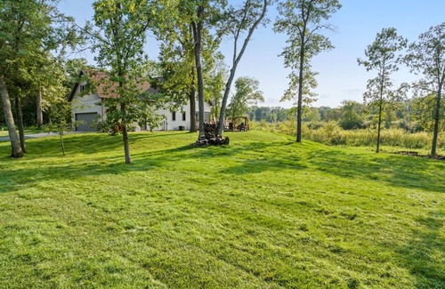 Breezy Point Casa | Spacious 4-Bed, 4-Bath 3.8 Acre Retreat On Pelican Lake!