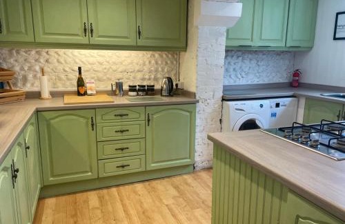 Pevensey Casa | Spacious 4-Bed Beach Retreat for Families Steps from the Shore in Pevensey Bay