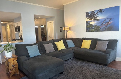 Pflugerville Casa | Spacious 4 bed house in Pflugerville, close to Austin for ACL and COTA