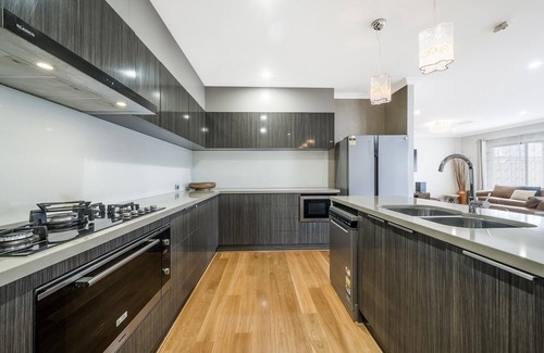 Byford Casa | Spacious 4-Bed House with Outdoor Area