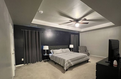 Dixie - Berryhill Casa | Spacious 4 Bed in Steele Creek w Fenced Yard