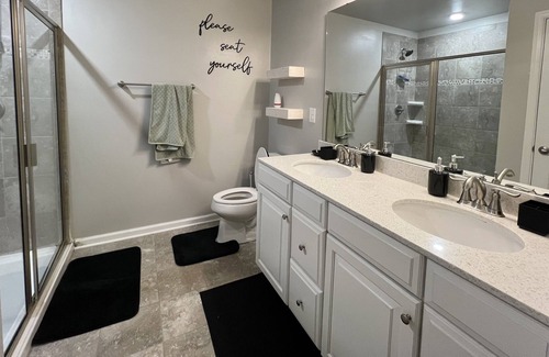 Dixie - Berryhill Casa | Spacious 4 Bed in Steele Creek w Fenced Yard