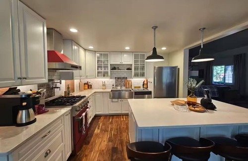 Easton Casa | Spacious 4 Bed + Lakes + ATV trails!