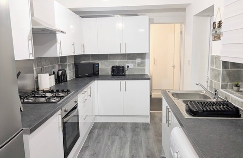 Colchester Apartamento | Spacious 4 Bed / Sleeps 8