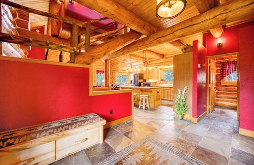 Colorado Springs Casa | Spacious 4-bedroom log cabin in beautiful Colorado Springs with fitness room
