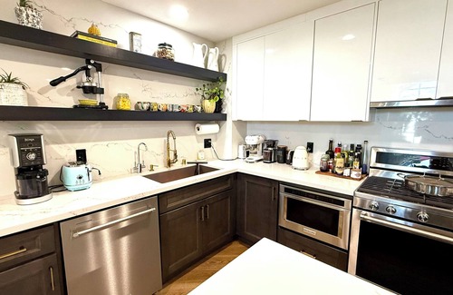 Huntington Beach Casa | Spacious 4-bedroom house with AC, WiFi in cool Huntington Beach