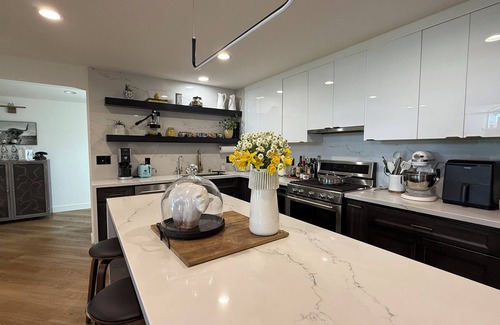 Huntington Beach Casa | Spacious 4-bedroom house with AC, WiFi in cool Huntington Beach