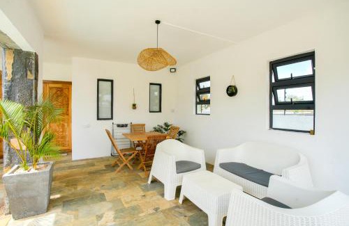 Grand-Baie Villa | Spacious 4 Bed Villa with BBQ, Pool & Parking Grand Baie
