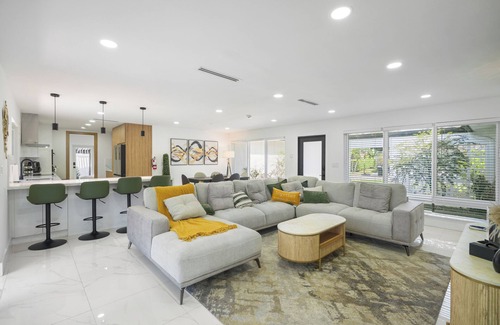 Imperial Point Casa | Spacious 4-bedroom house in lovely Fort Lauderdale with pool and near beach