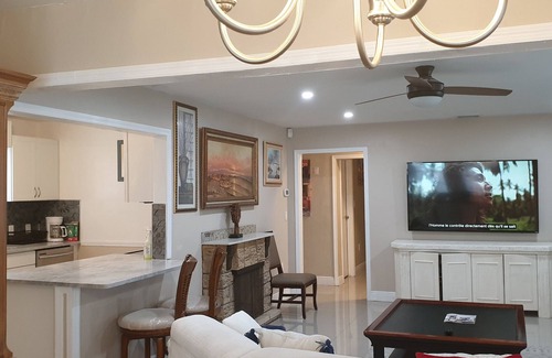 Riviera Beach Casa | Spacious 4-bedroom house with boat parking in amazing West Palm Beach : AC, WiFi