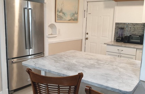 Riviera Beach Casa | Spacious 4-bedroom house with boat parking in amazing West Palm Beach : AC, WiFi