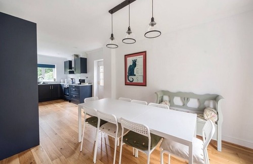 Charlton Kings Casa | Spacious 4-bedroom townhome in charming Charlton Kings with driveway parking