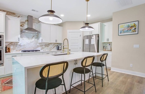 Mount Pleasant Casa | Spacious 4-bedroom n charming Mount Pleasant with fitness room, 2nd primary