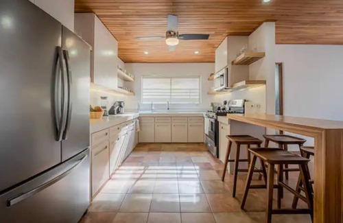 Jacó Casa | \Spacious 4-Bedroom with Private Pool and BBQ Patio