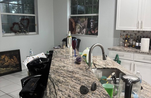 Survey Creek Casa | Spacious 4-bedroom house with AC, with Private Pool in marvelous Pompano Beach