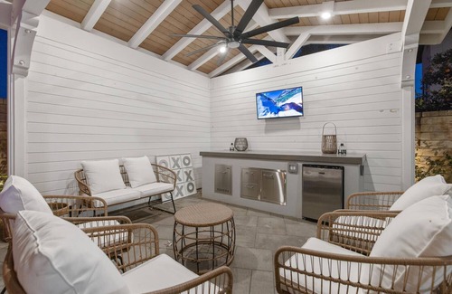 Santa Clarita Casa | Spacious 4-bedroom house in charming Santa Clarita with Pool