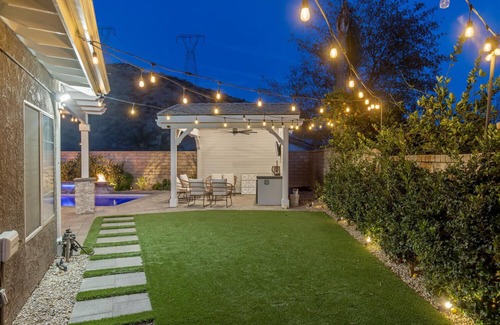 Santa Clarita Casa | Spacious 4-bedroom house in charming Santa Clarita with Pool