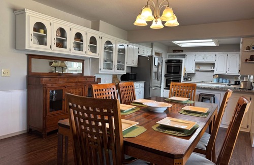 Edmond Casa | Spacious 4-bedroom, 2-1/2 bath, 2,700 sq ft, wooded one acre lot