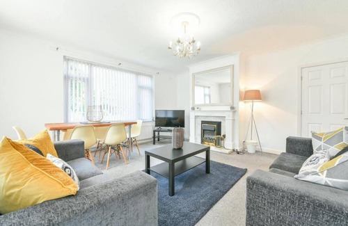 Pontefract Apartamento | Spacious 4 Bedroom, 2 bathroom House