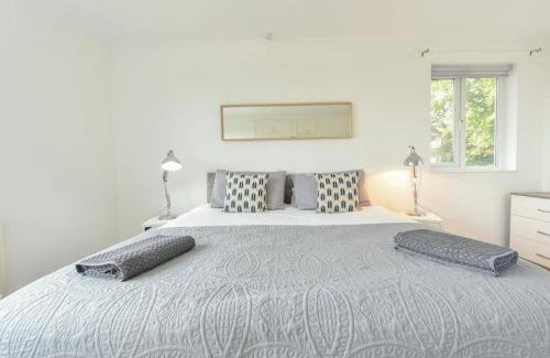 Pontefract Apartamento | Spacious 4 Bedroom, 2 bathroom House
