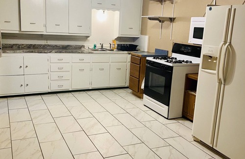 Big Spring Casa | Spacious 4 bedroom 2 bath 6th st !
