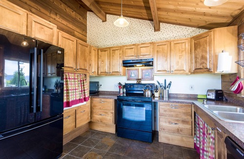 Kalispell Casa | Amplio 4 habitaciones, 2 baños en 3 acres - ¡Vistas espectaculares y bañera de hidromasaje!