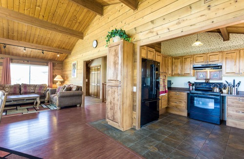Kalispell Casa | Amplio 4 habitaciones, 2 baños en 3 acres - ¡Vistas espectaculares y bañera de hidromasaje!